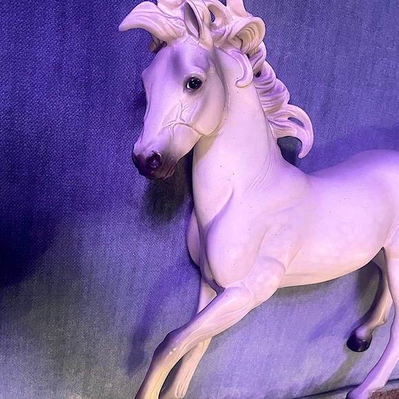 Breyer Ethereal Wind - Picture 2 of 6